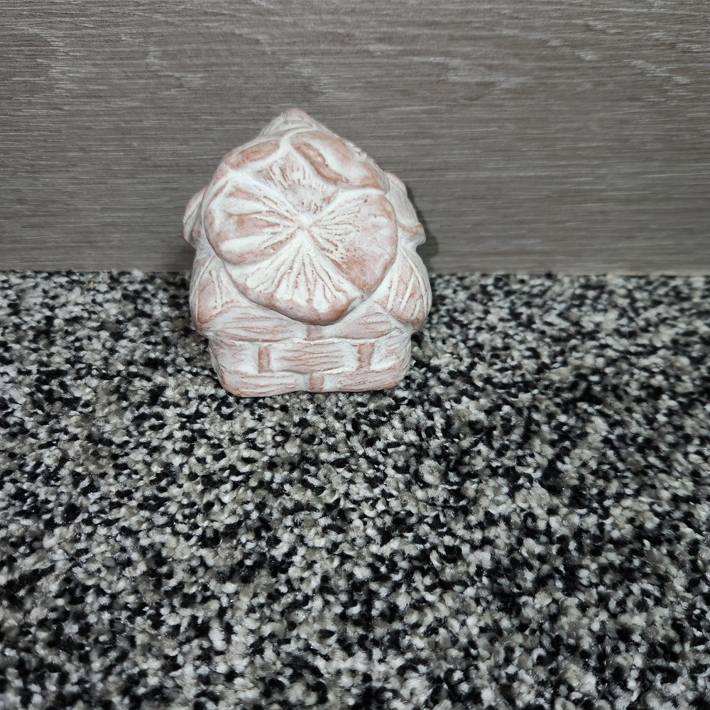 Vtg Isabel Bloom Cement Woven Flower Basket Sculpture Pansies Peach Pink, Signed